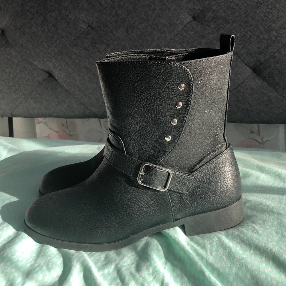 Brash boots